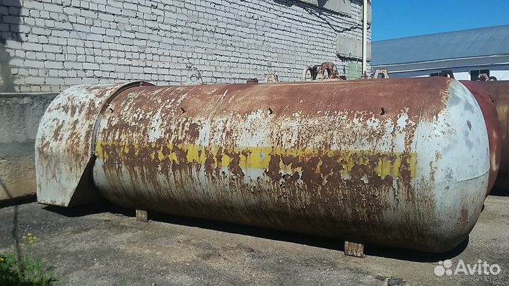 Цистерны емкости бочки