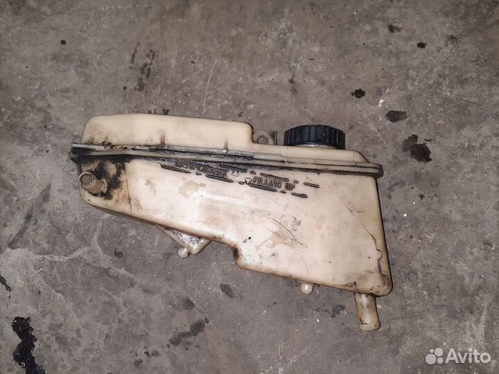 Бачок гур peugeot 605