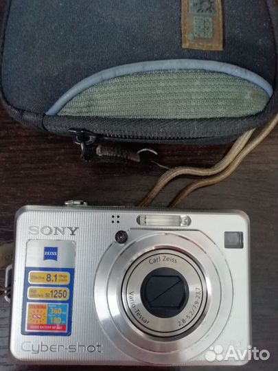 Компактный фотоаппарат