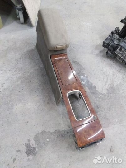 Бардачок, консоль