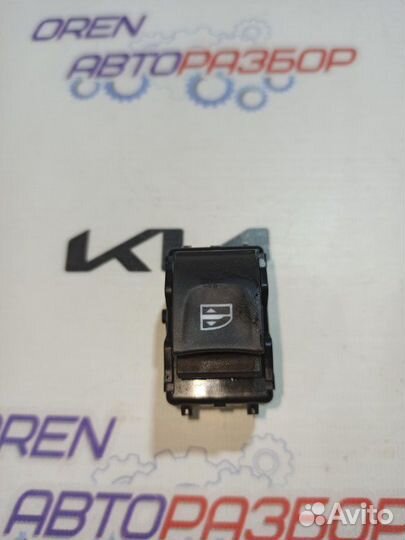 Кнопка стеклоподъемника задняя правая Renault