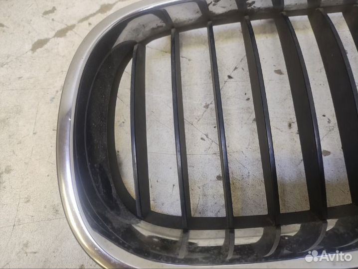 Решетка радиатора левая Bmw 5Er E60 2003-2009