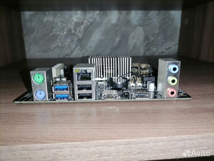 Материнская плата