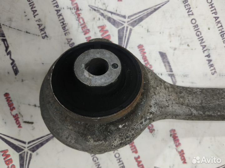 Рычаг w204 Mercedes передний верхний