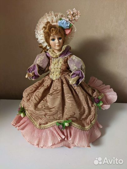 Кукла фарфоровая коллекционная