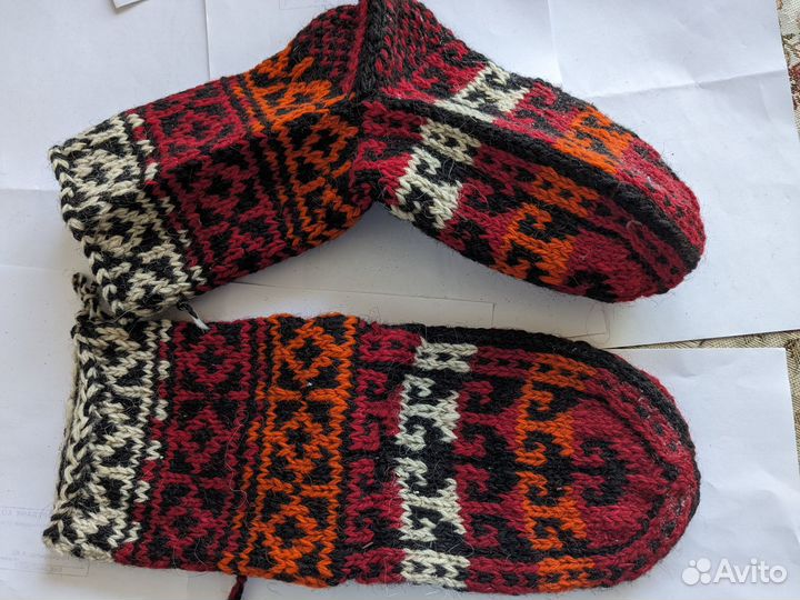 Носки женские шерстяные ручной вязки с рисунком