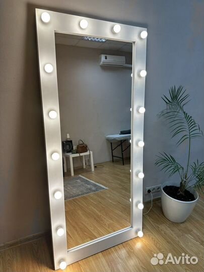 Гримерное зеркало с лампочками бу