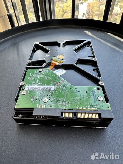 Жесткий диск Western Digital WD10earx 1Тб