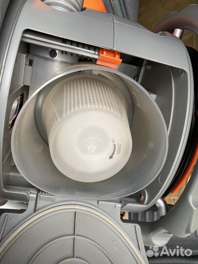 Пылесос Berkut SVC-800