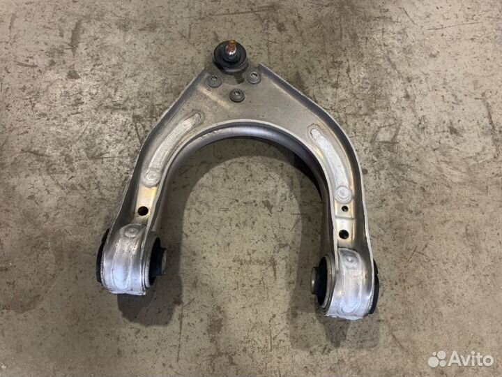 Рычаг подвески верхний передний правый