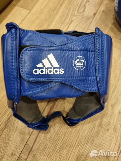 Боксерский шлем adidas aiba