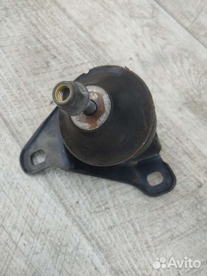 Опора двигателя правая подушка Mondeo 3 2.5L