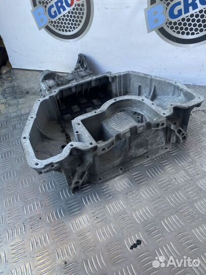Поддон / картер двигателя Верх. 11137508117 бмв