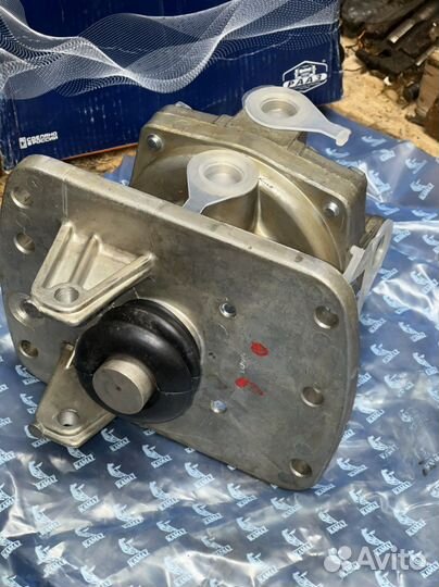 Кран зил, камаз, маз тормозной 2-х секц