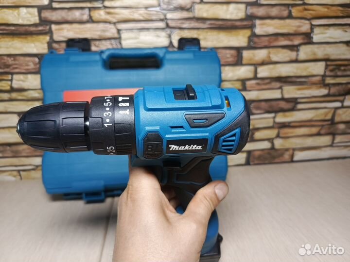 Беcщ Шуруповёрт Makita 18V + 2 АКБ по 3ампера