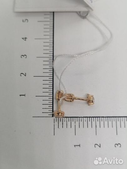 Серьги с синтетическим камнем Золото