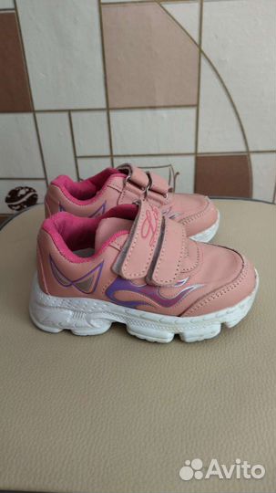 Кроссовки для девочки