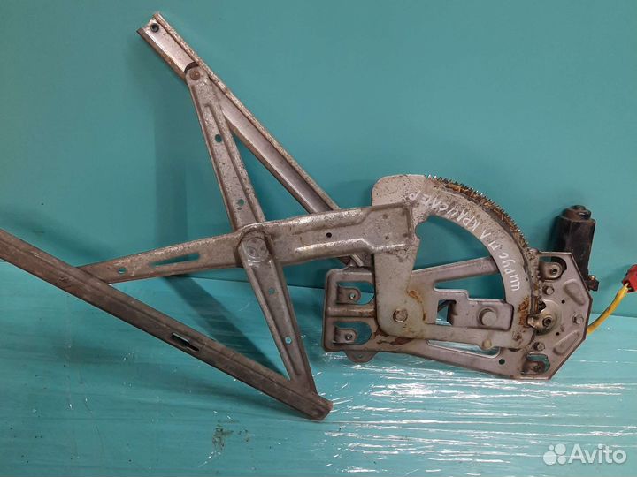 Передний левый стеклоподъёмник chrysler cirrus