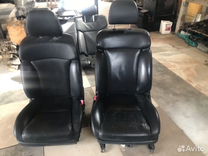 Комплект передних сидений Lexus GS 300