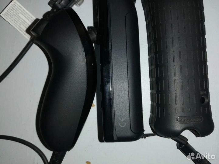 Wii U нунчак + Nintendoland