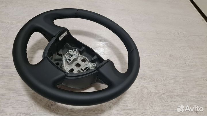 Перетяжка рулей и салона автомобиля