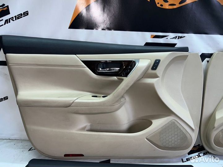 Обшивка дверей Комплект Nissan Altima QR25 2014