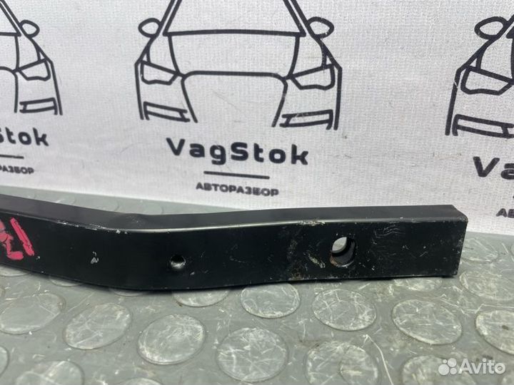 Кронштейн радиатора левый Audi A5 8T sportback