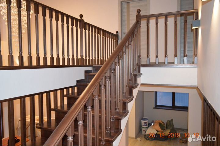 Лестница на металлокаркасе, бетонном каркасе