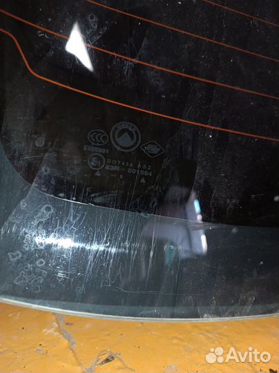Стекло заднее geely Mk