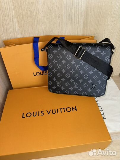 Сумка Louis Vuitton District PM