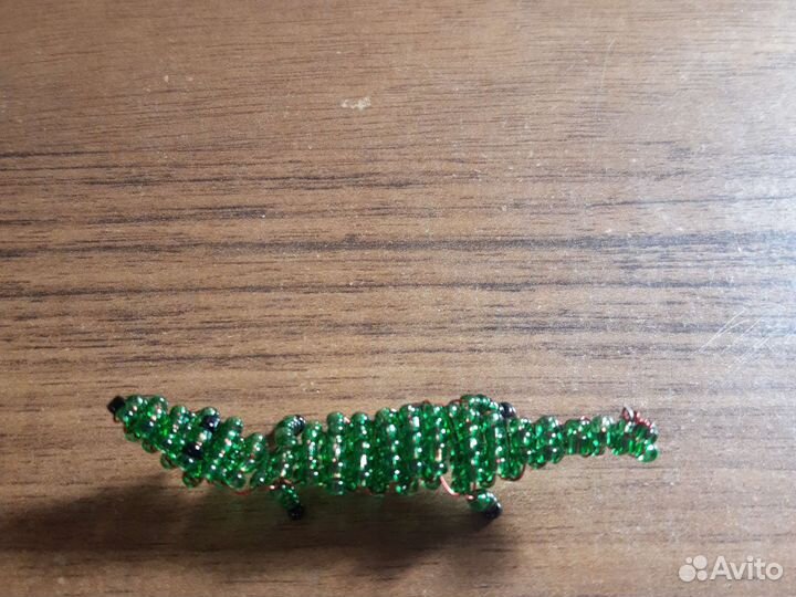 Объёмная фигура крокодила из бисера