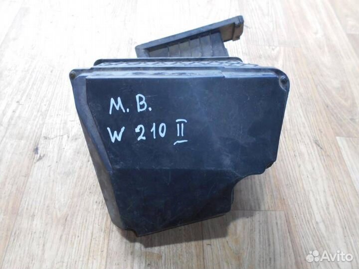 Корпус блока управления двигателем Mercedes Benz