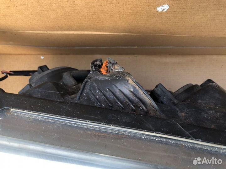 Фара правая Mazda 3 BK 2004