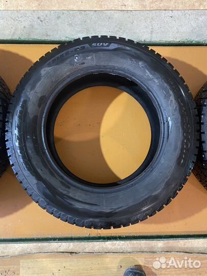 Bridgestone Blizzak Spike-02 SUV 225/65 R17 106T