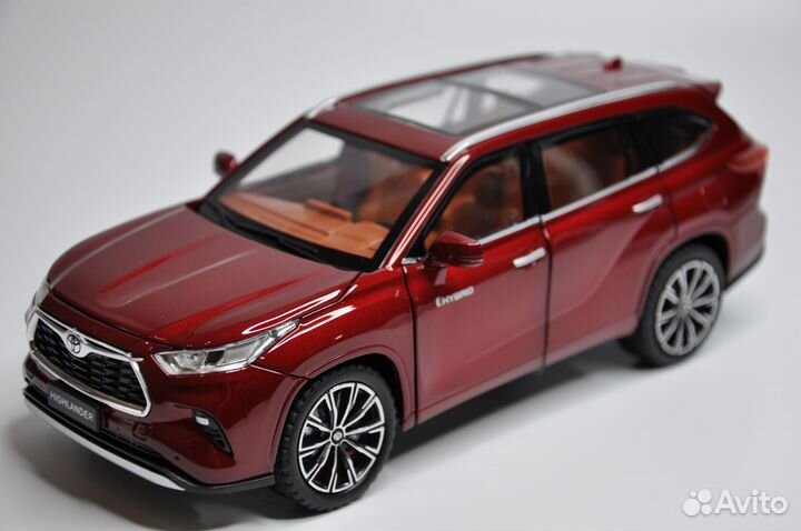 Модель автомобиля Toyota Highlander Hybrid металл