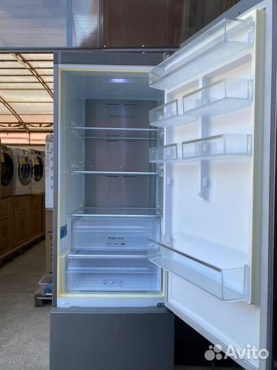 Холодильник Samsung RB37J5261SA