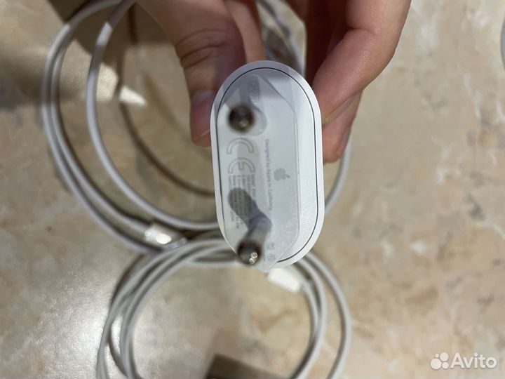 Зарядка на iPhone 20w