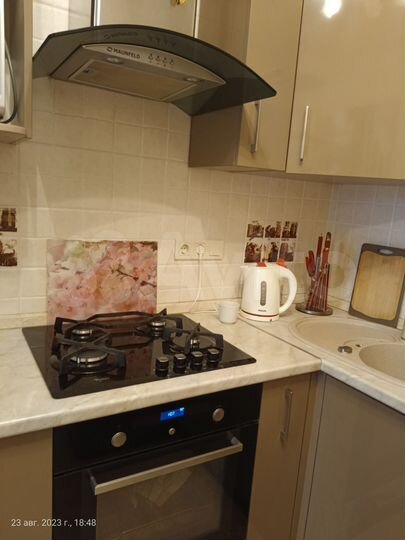 2-к. квартира, 63 м², 1/3 эт.