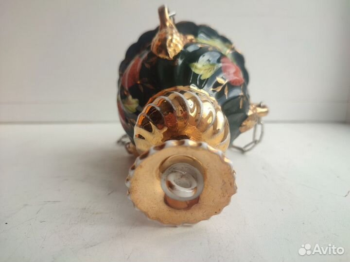 Старинная лампада с подвесом на цепочке, фарфор