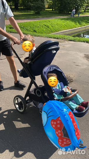 Коляска для двойни паровозик