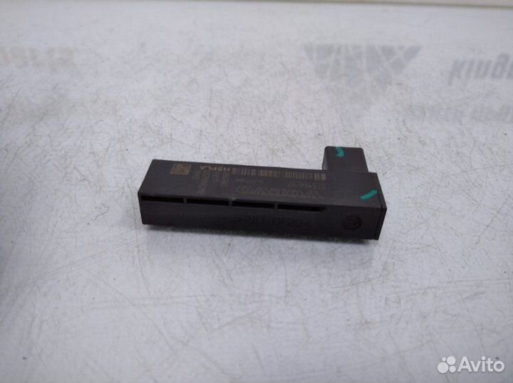 Антенна задняя правая Volvo S90 2 D4 Дорестайлинг