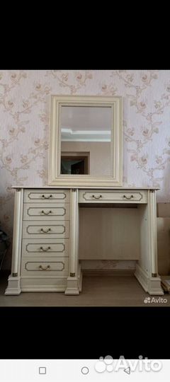 Спальный гарнитур