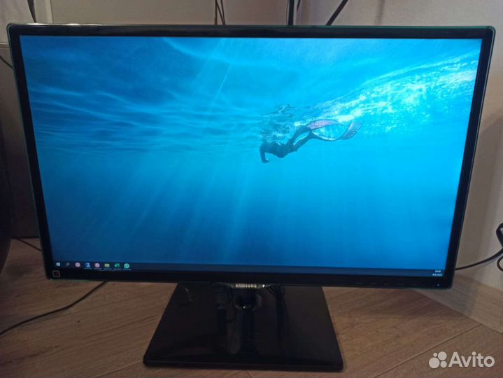 Монитор samsung s24d390