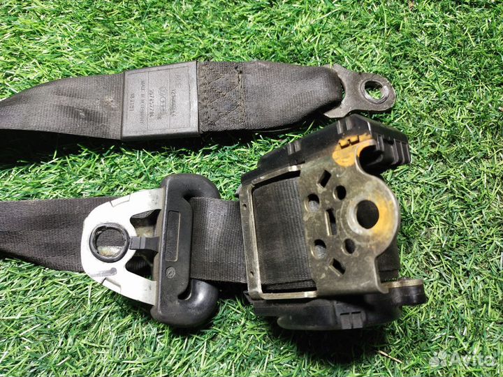 Ремень безопасности Volkswagen Passat (B3) III