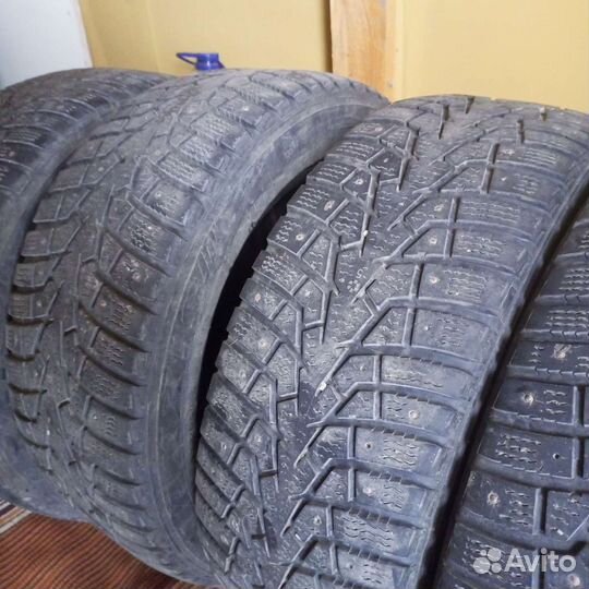 Maxxis ArcticTrekker NP3 20.5/55 R16