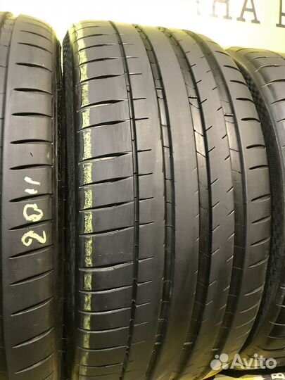 Michelin Pilot Sport 4 S 295/25 R22 и 255/30 R22 97Y