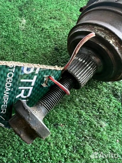 Привод передний правый Audi 80 B3 1.8 PM 1991