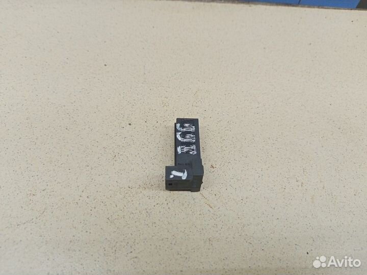 Датчик включения стопсигнала 1-серия E87/E81 2004