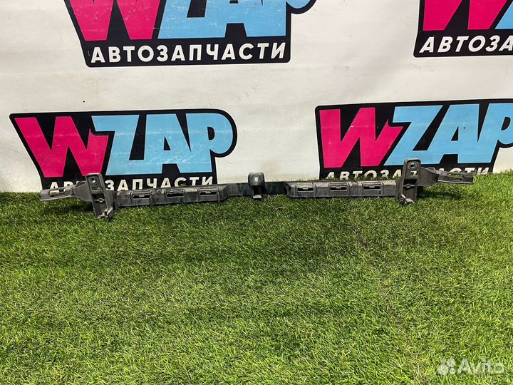 Кронштейн крепления бампера переднего Volkswagen 7