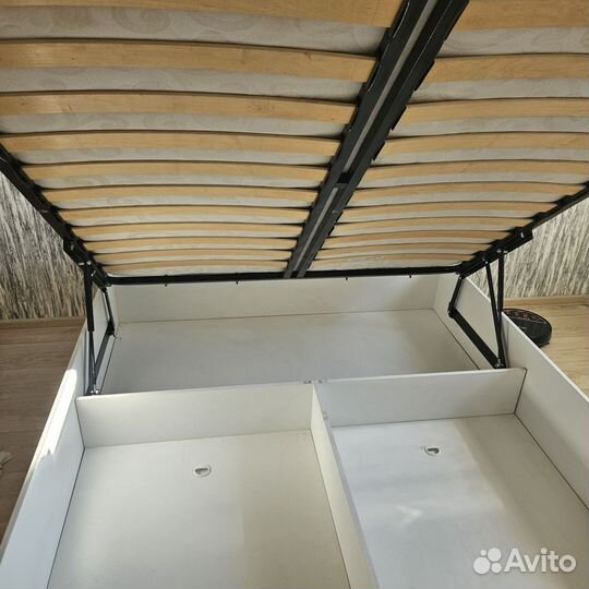 Кровать двухспальная 160 200 бу